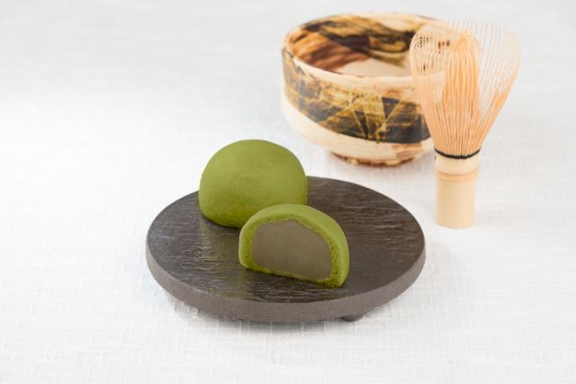 本日5月22日は「抹茶新茶の日」。

新緑が美しい季節に、「新茶まんじゅう」はいかがですか。

生地と餡に新茶を練りこんだ、香り豊かなおまんじゅうです。

#抹茶新茶の日 #5月22日 #新緑 #新茶まんじゅう #新茶饅頭 #餡 #新茶 #抹茶 #饅頭 #まんじゅう #お茶 #茶 #なごみの米屋