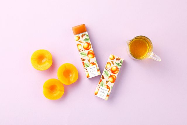 本日8月３日(日)は「はちみつの日」🐝

ベイエフエムとのコラボ商品「BAY-B YOKAN　アプリコットはちみつ」はいかがですか🍯

アプリコットの酸味を千葉県産のはちみつでマイルドな味わいに仕上げた、アプリコットの果肉のジューシーさが楽しめる羊羹です🫘

BAY-B YOKAN　アプリコットはちみつ
https://nagomi-yoneya.co.jp/okashi/youkan-bay-b/

#8月３日 #はちみつの日 #千葉県産はちみつ #BAYBYOKANアプリコットはちみつ #アプリコット #はちみつ #羊羹 #BAYBYOKAN #ベイビーようかん #ベイエフエム #なごみの米屋